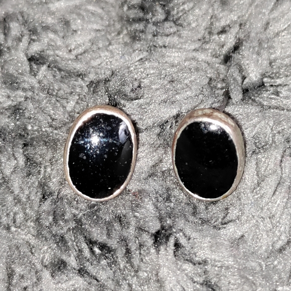 Vintage Black earrings - Picture 2 of 4